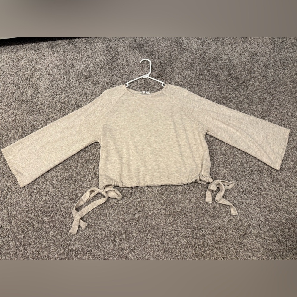 Sadie & Sage Light Heather Gray Tie-Hem Cropped Top